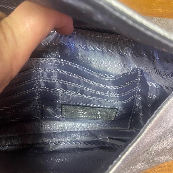 Vintage vera wang folded metallic lined silver clutch handbag purse with tassel - Picture 3 of 4